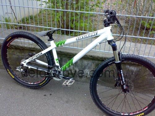 Commencal Absolut 4X fiche technique et avis